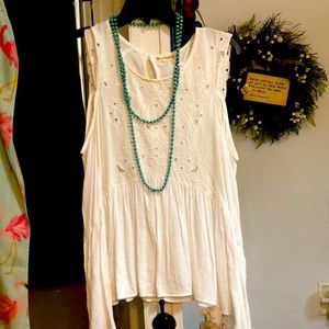 Love on a Hanger-White sleeveless top, no necklace